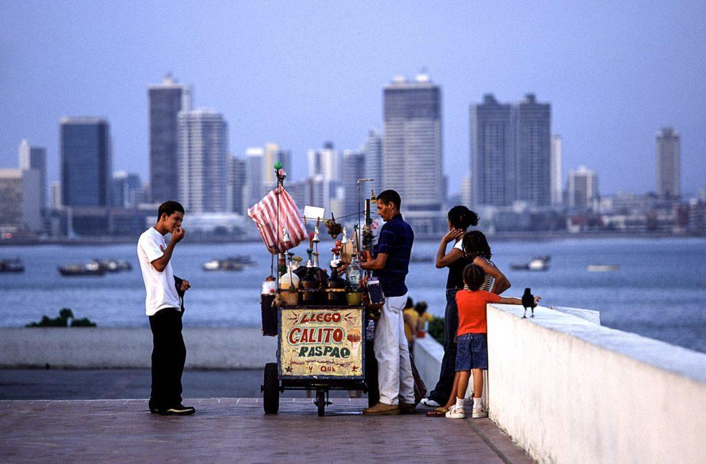 Historic Old Town of Panama - Cart selling snow cones (raspados) - Image by Flikr